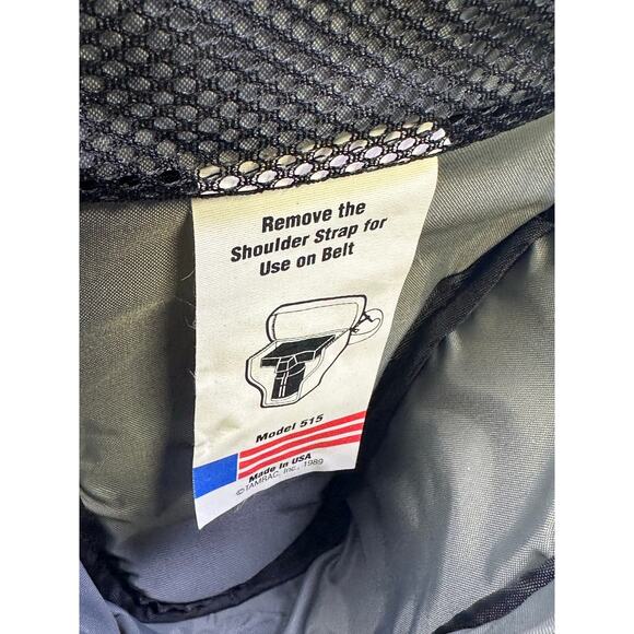 Canon Black Camera with Green Bag - Picture 11 of 16